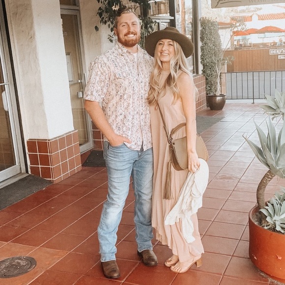 Welcome to Chloe's Closet! @chloesclosetca - Picture 6 of 8